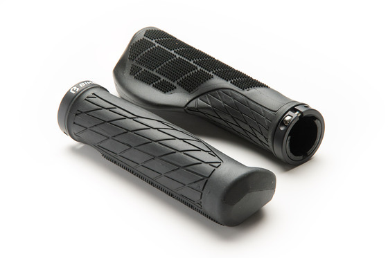 BIKEFUN Markolat BF Pamper Max Lock 136 mm fekete VLG-1859D3